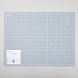 Missouri Star Self Healing Cutting Mat - 18" x 24" - Briana